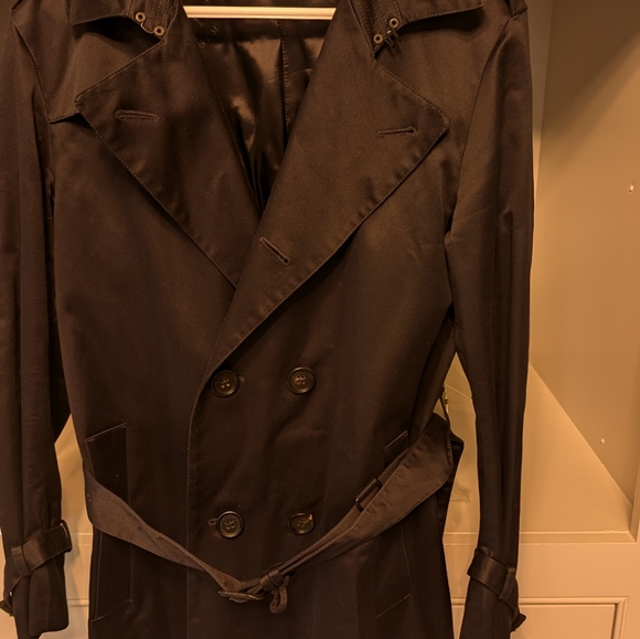 Navy Burberry Men's raincoat size 48 (altered tho)...hardly worn - Picture 2 of 15